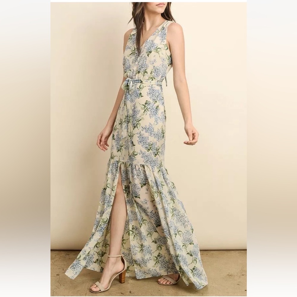 New Dress Forum Floral Hydrangea V-Neck Maxi Dress in Light Cream and Blue S